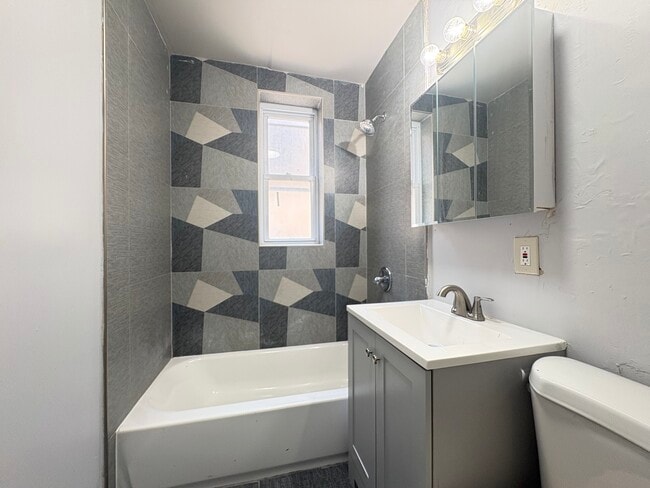 122 Wade St 1
