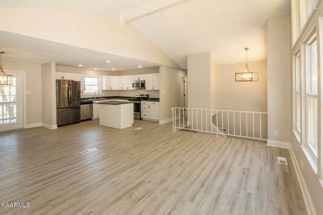 Photo - 106 Newport Dr