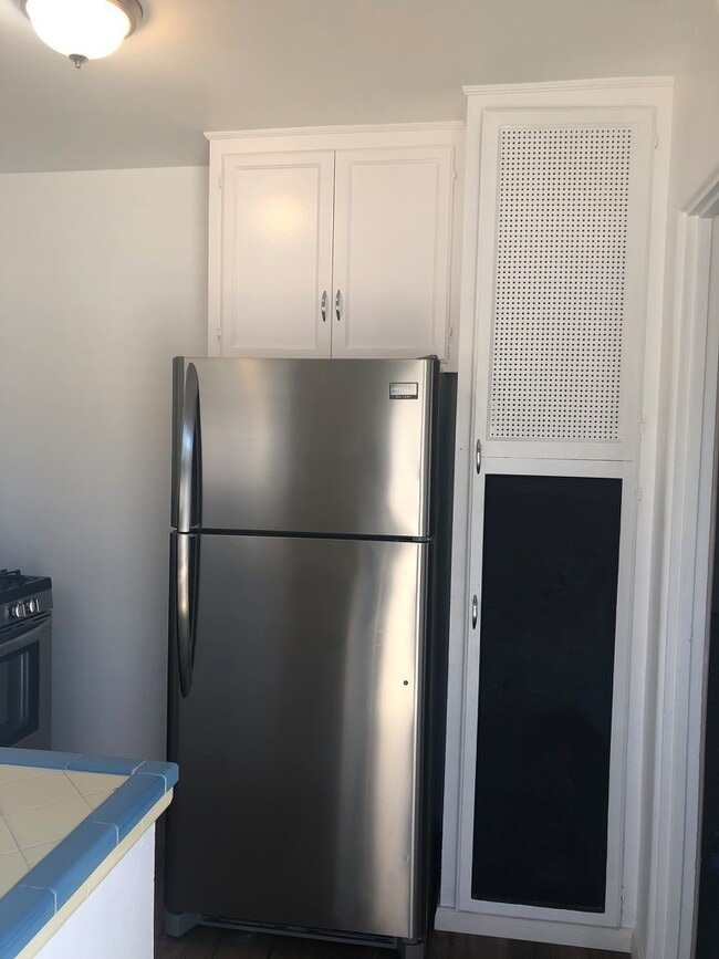 Photo - Super Cute 1 Bedroom "Pacific Beach" Garden Apartment - Available AUGUST 10th Unidad 1043