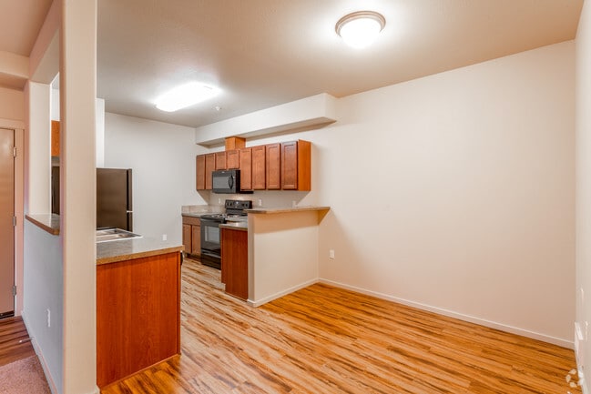 3BR, 2BA - 1,143 SF