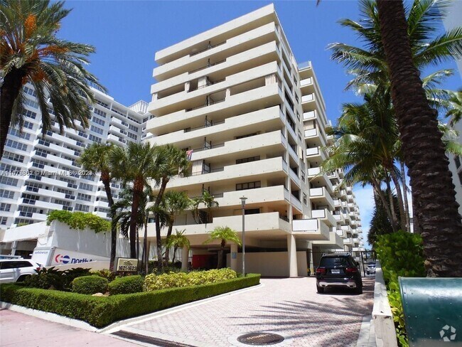 Building Photo - 1623 Collins Ave Rental