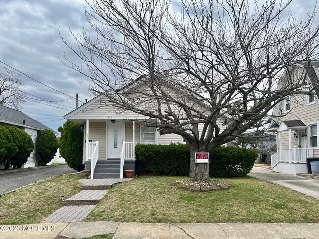 Building Photo - 246 7th Ave