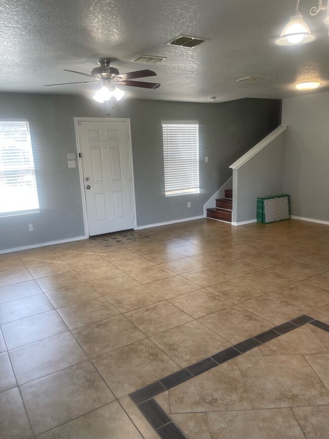 Photo - 620 Northgap Dr