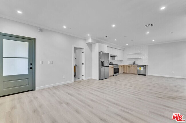 Photo - 1022 La Cadena Ave Unidad A