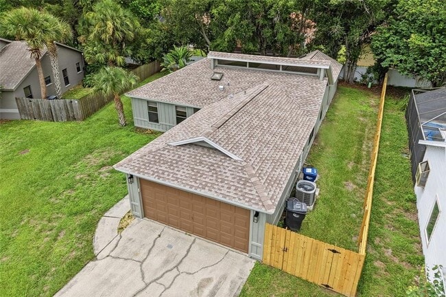 8232 Country Oaks Ct