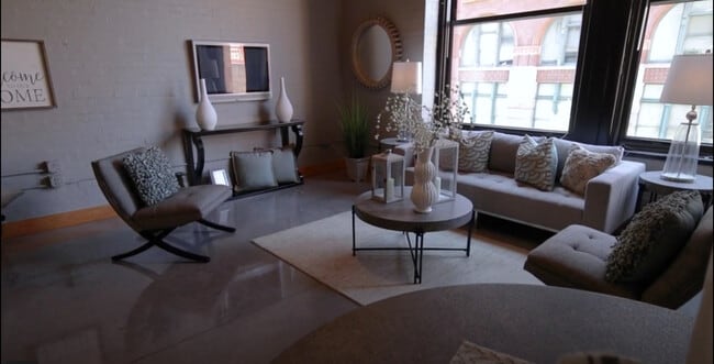 Photo - Bee Hat Lofts