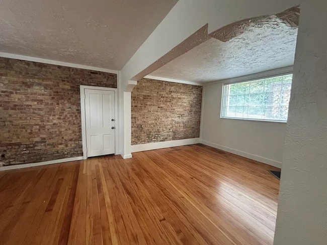 Photo - 564 E 7th Ave