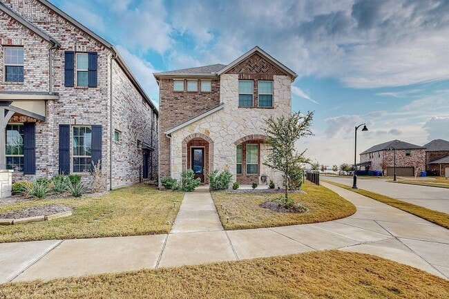 Building Photo - 7524 Redondo Dr