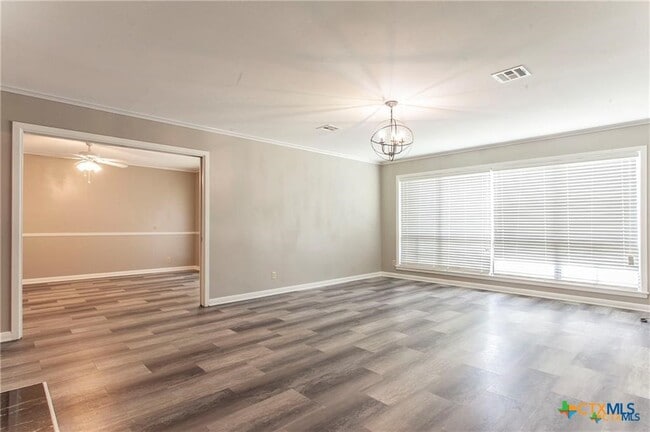 Photo - 3000 Avenue Ave