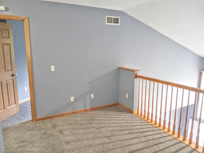 Photo - 670 Kingfisher Ln