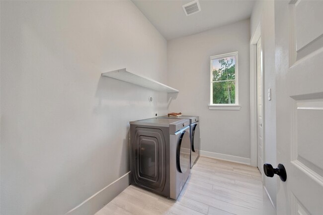 Photo - 332 Coldwater Creek Ct