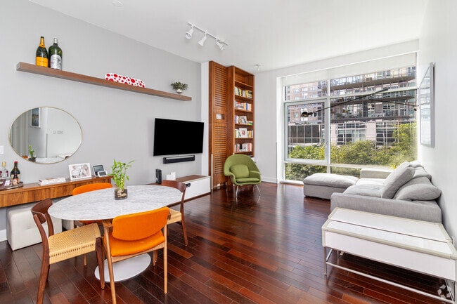 Building Photo - 2D @ Adagio Unit 2D Rental