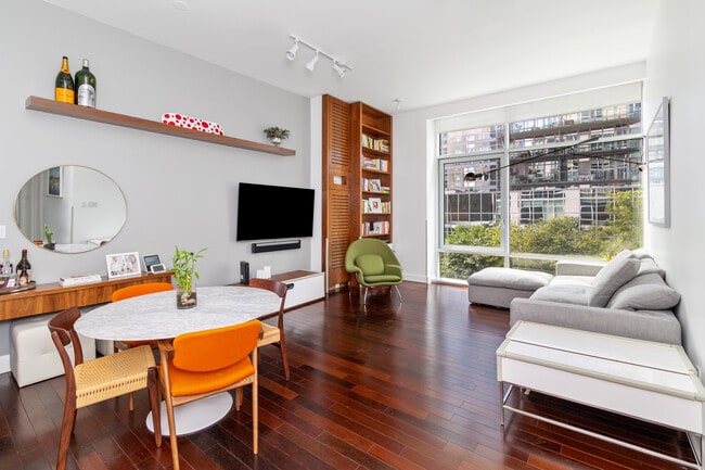2D @ Adagio - 2D @ Adagio Unidad 2D Rental