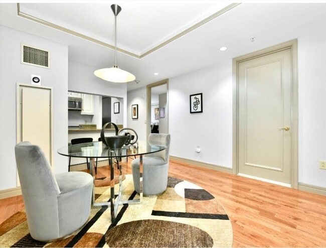 Building Photo - 2 Avery St Unit 703