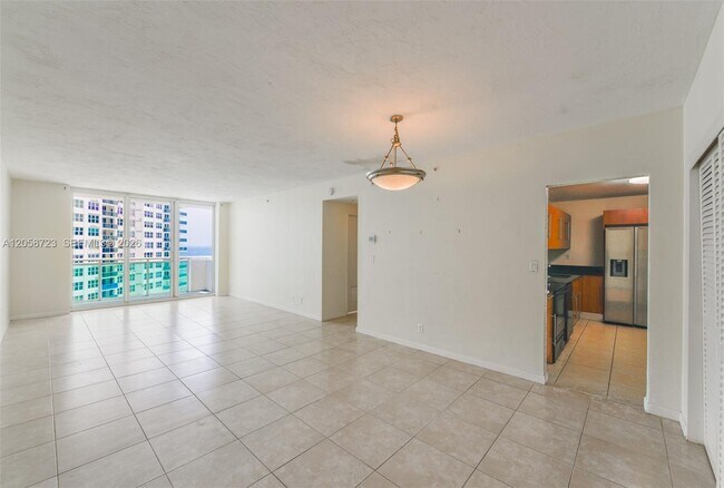 Building Photo - 3001 S Ocean Dr Unit 749