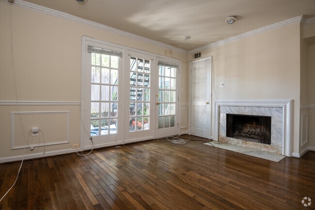 Building Photo - 4513 MacArthur Blvd NW Rental