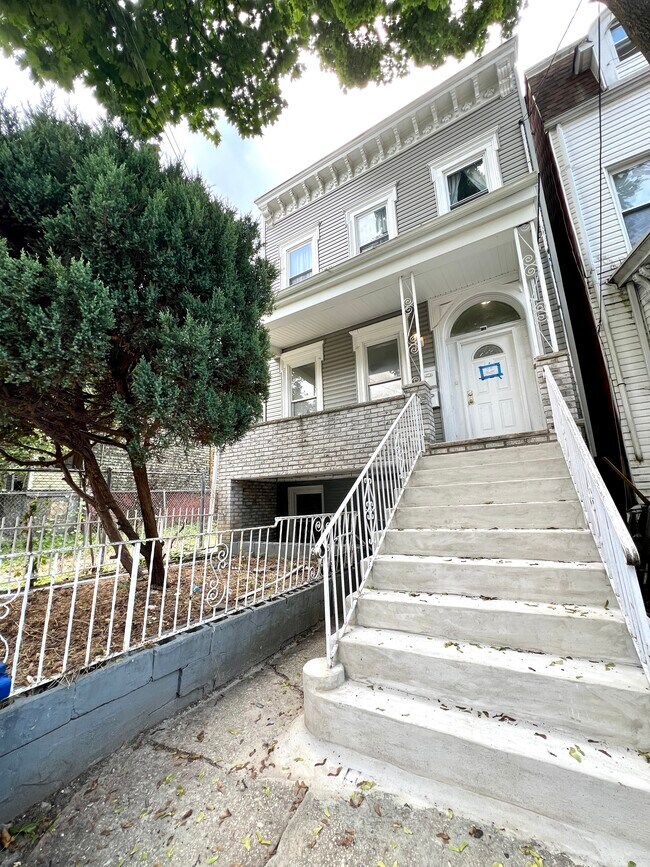 Photo - 25 Gardner Ave Unidad 1