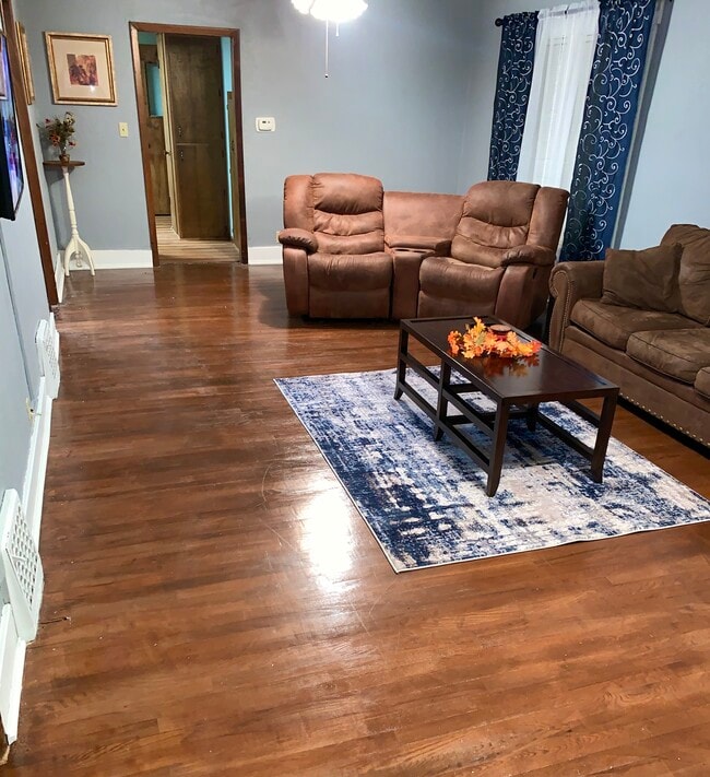 Photo - 1130 E Garfield St