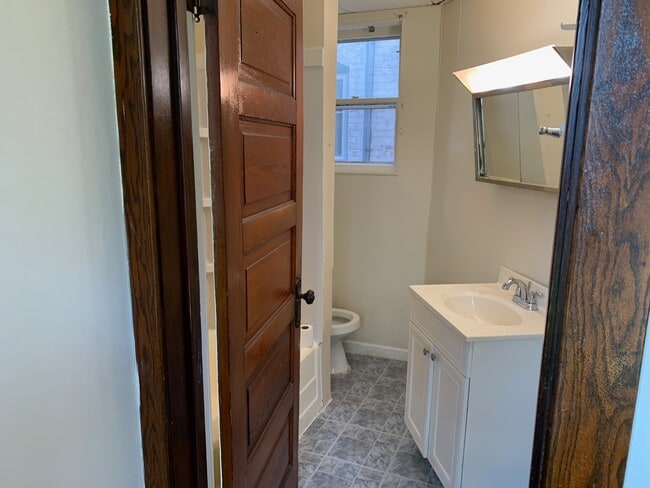 Photo - 313 W Willow St