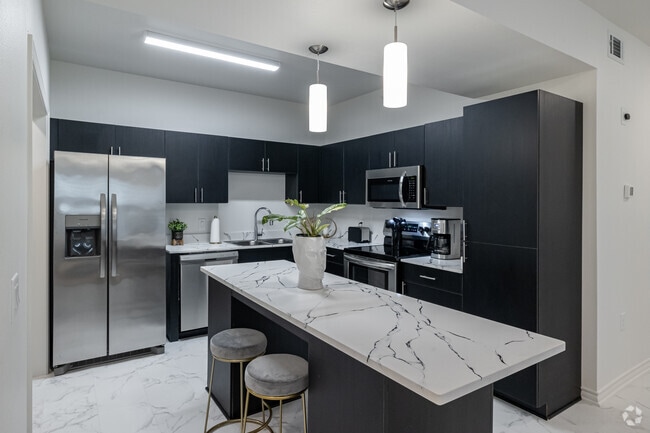 1BR, 1BA - 828SF - Kitchen