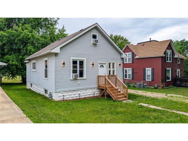 Building Photo - 624 E Hawthorne St