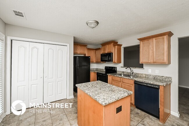 Photo - 512 Nixon Way