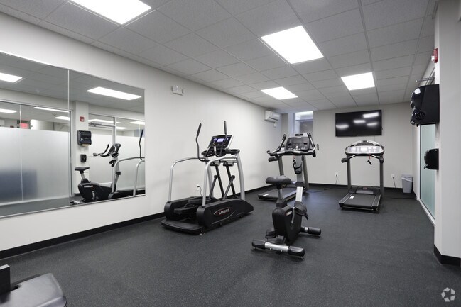 Gimnasio para residentes - Cloverly Park Apartments