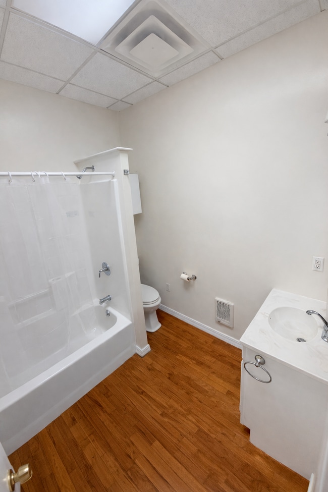 Photo - 102 W Commercial St Unit Apartment C