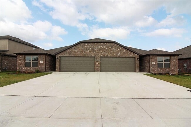 Photo - 412 Barbet Dr