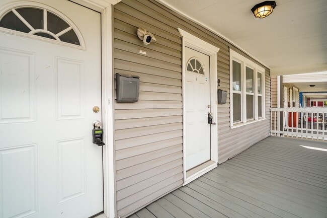 Photo - 764-766 Kelton Ave Unit 766