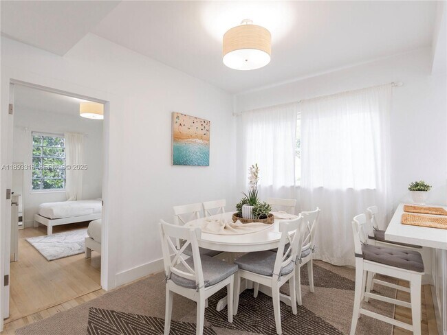 241 28th St Unit 1