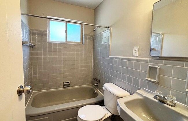 Photo - 562 Lowell Ave Unidad 562-07