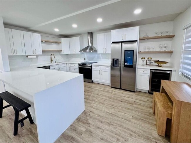 Building Photo - 4046 Hythe A Unit 4046 Rental