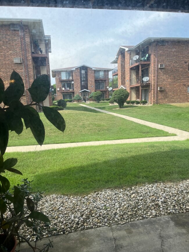 Photo - 15737 Terrace Dr Unit 2 bedroom 3rd floor