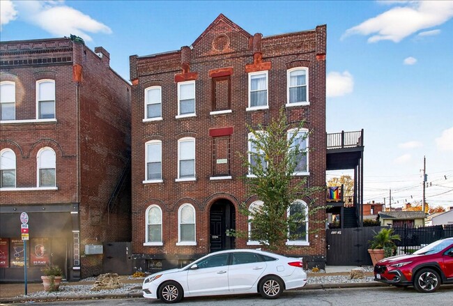 Photo - Soulard First Fleur Unit 906 1F - 689