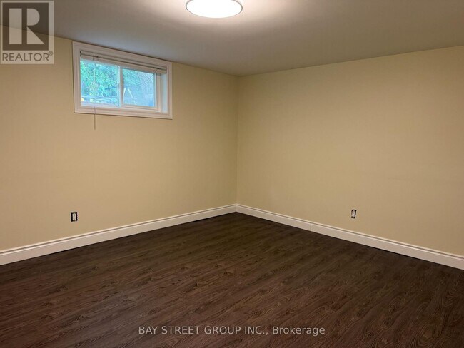 Photo - LOWER 123 SEARLE AVENUE
