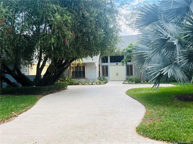 Photo - 8 Kingston Ct