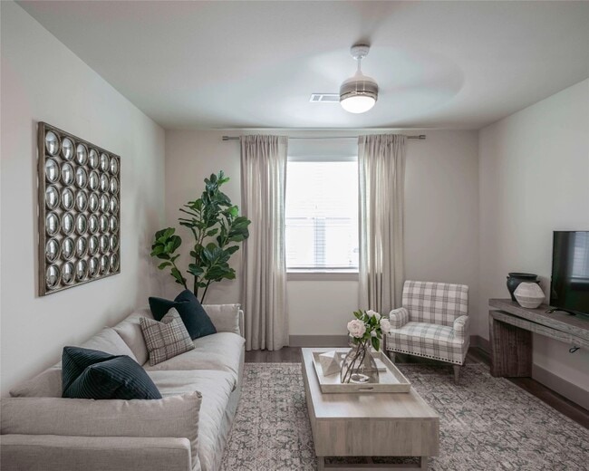 Building Photo - 13958 Cottingham Rd Unit 9201