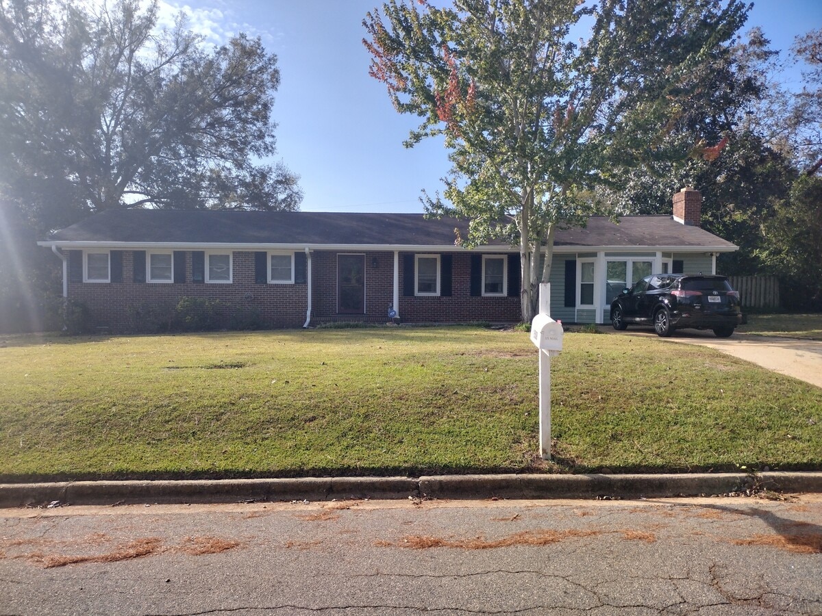 Photo - 1598 Pearl Ave