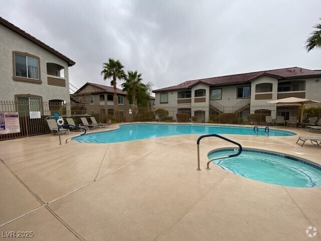 Building Photo - 2305 W Horizon Ridge Pkwy Unit 1821 Rental