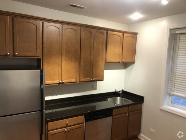 Building Photo - 4849 N Wolcott Ave Unit 1w Rental