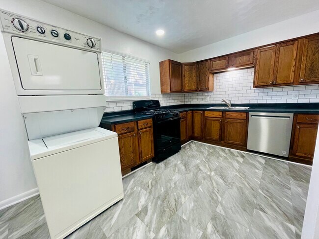 Photo - 908 S Crutcher Ave Unit B