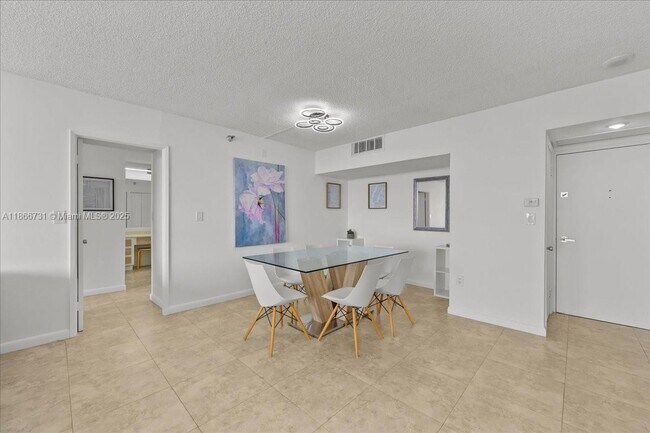 Photo - 20515 E Country Club Dr Unidad 746