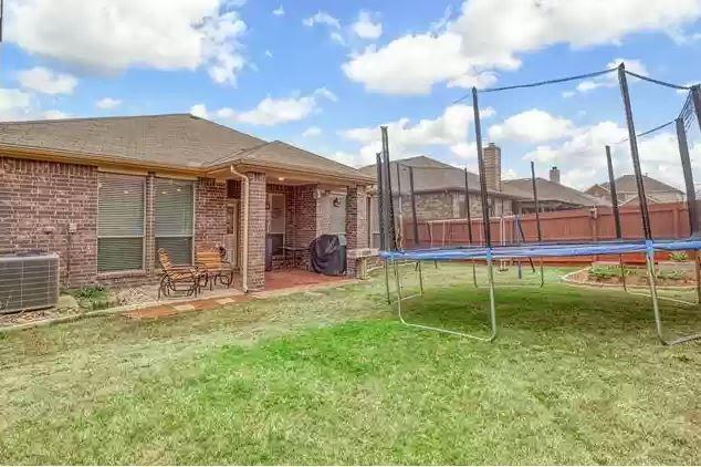 Building Photo - 2017 Laurel Forest Dr