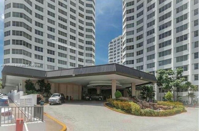 Building Photo - 801 Brickell Bay Dr Unit 1166 Rental