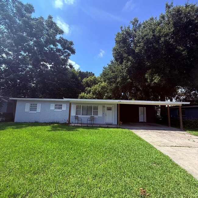 Building Photo - 2940 Lake Margaret Dr