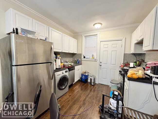 Photo - 2541 N Seminary Ave Unit 1