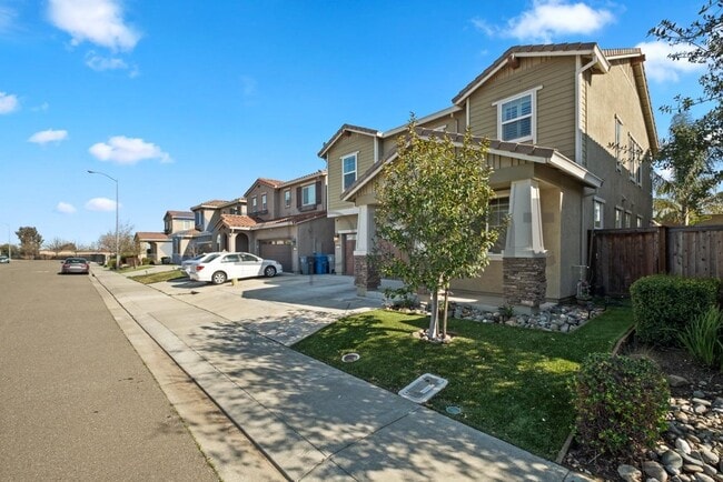 Photo - 551 Sawyer Dr