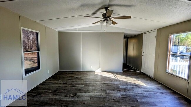 Photo - 260 Ed Powers Blvd