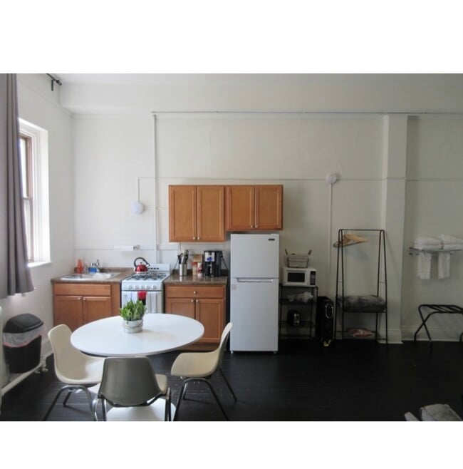 Building Photo - 245 W North Ave Unit 209